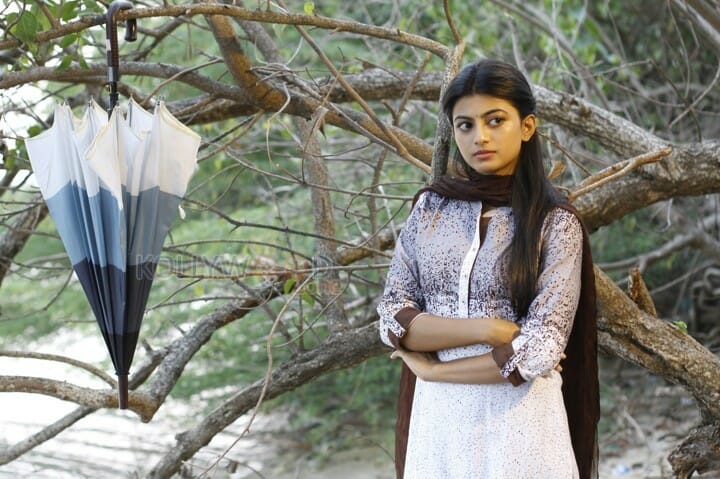 En Aaloda Seruppa Kaanom Movie Heroine Anandhi Pictures