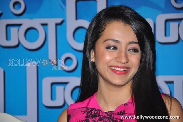 Endrendrum Punnagai Heroine Trisha Stills