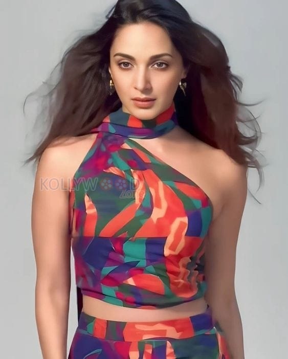 Game Changer Actress Kiara Advani in a Colourful Dress Photos 04