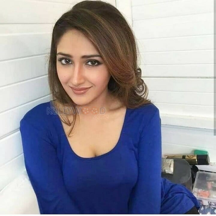 Ghajinikanth Heroine Sayesha Saigal Photos