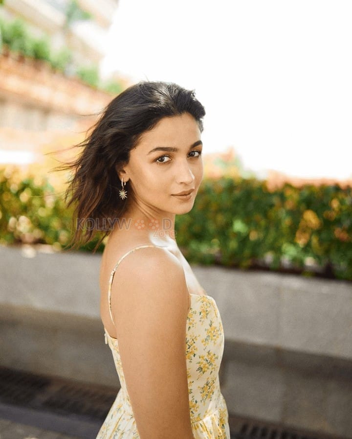 Glam Beauty Alia Bhatt in a Vibrant Yellow Floral Maxi Dress Photos 01