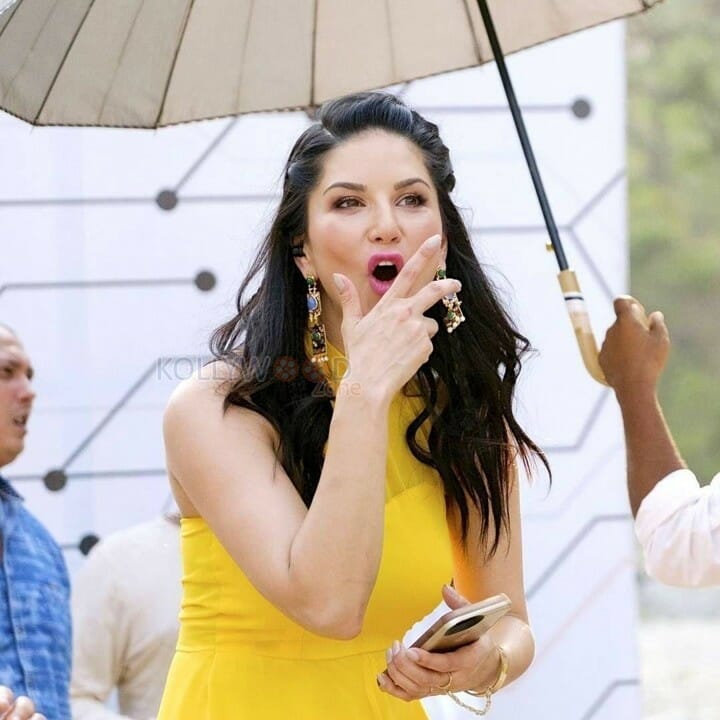 Glamour Actress Sunny Leone New Pictures