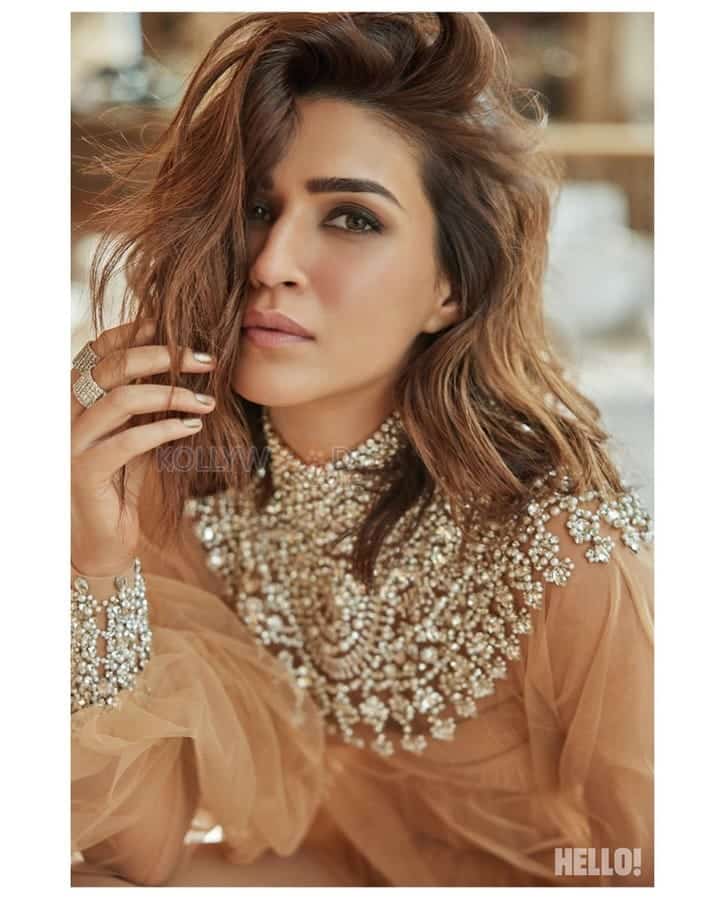 Golden Beauty Kriti Sanon in Hello Magazine Pictures 03