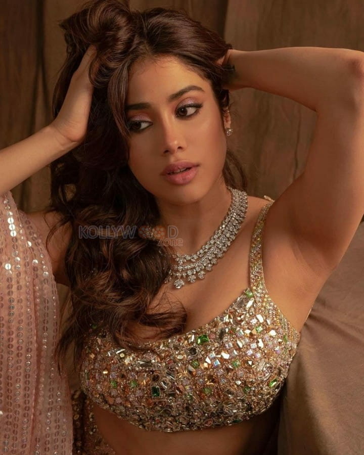 Good Luck Jerry Actress Janhvi Kapoor Sexy Hot Pictures