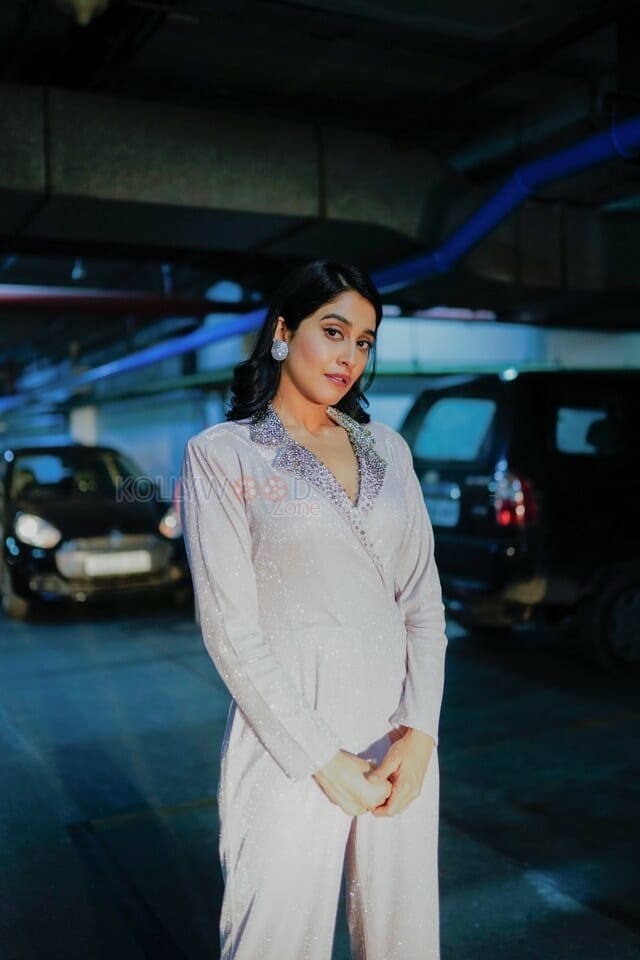 Gorgeous Actress Regina Cassandra Photo Shoot Pictures