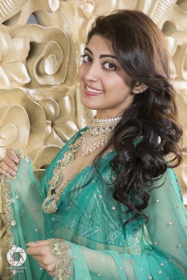 Gorgeous Kannada Actress Pranitha Subash Photos