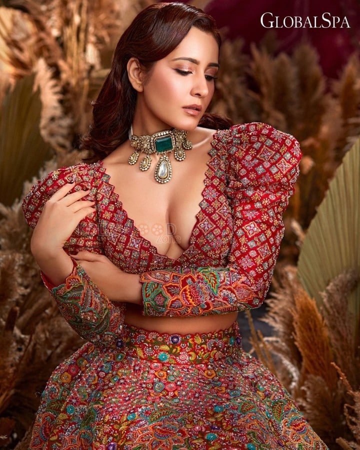 Gorgeous Raashi Khanna Cleavage Show for Global Spa Magazine Photos 01