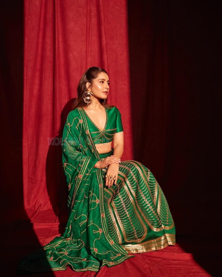 Gorgeous Raashii Khanna in a Green Designer Lehenga Pictures 06