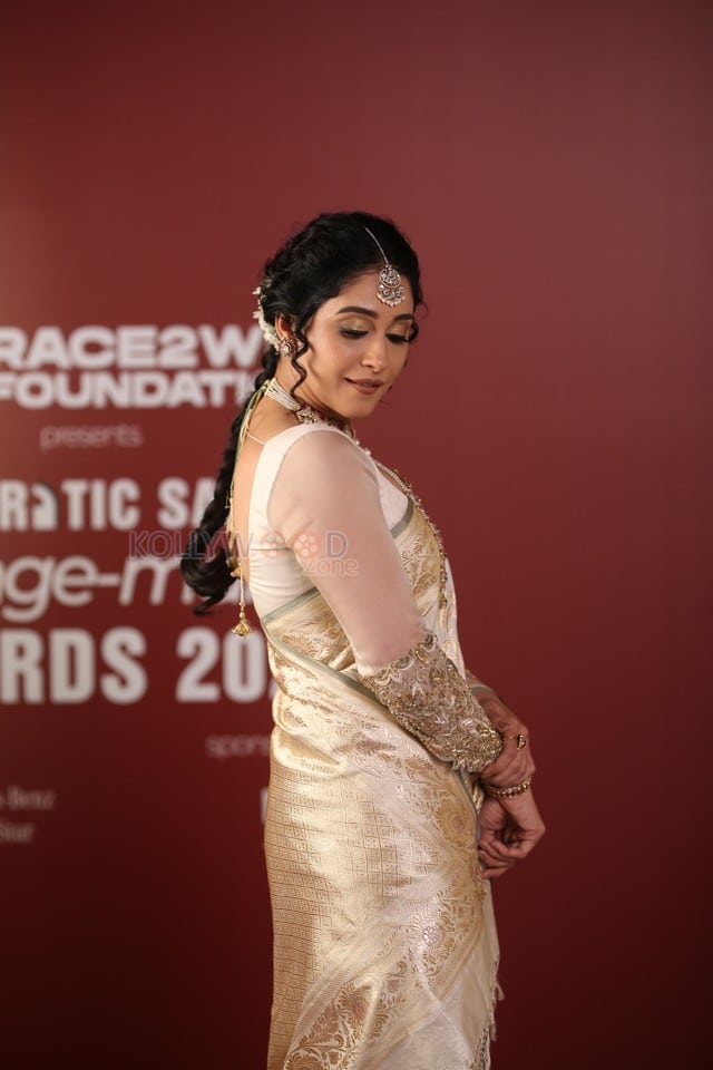 Heroine Regina Cassandra at Democratic Sangha Change Maker Awards Photos 05