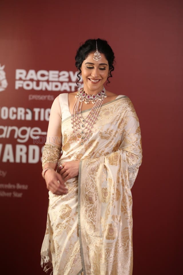 Heroine Regina Cassandra at Democratic Sangha Change Maker Awards Photos 07