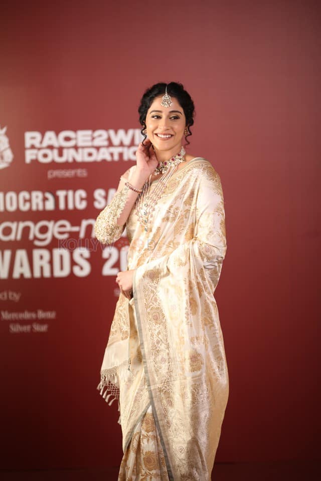 Heroine Regina Cassandra at Democratic Sangha Change Maker Awards Photos 17