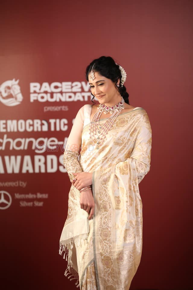 Heroine Regina Cassandra at Democratic Sangha Change Maker Awards Photos 20