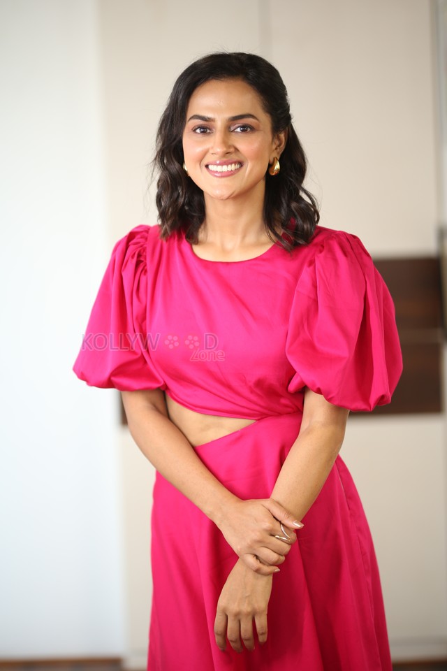 Heroine Shraddha Srinath at Mechanic Rocky Interview Photos 08