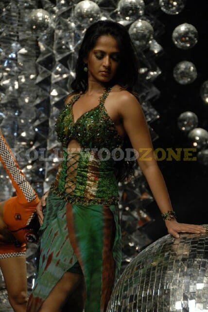 Hot Anushka Shetty Stills