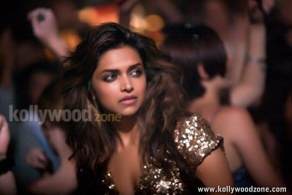 Hot Deepika Padukone Cocktail Movie Photos