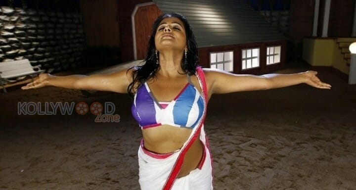 Hot Priyamani Stills