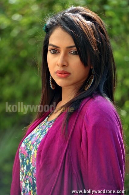 Hot Sexy Amala Paul Stills