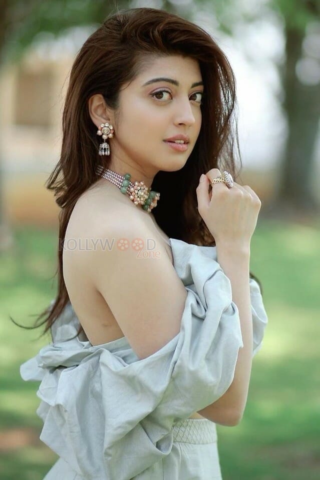 Hungama Heroine Pranitha Subhash Photos