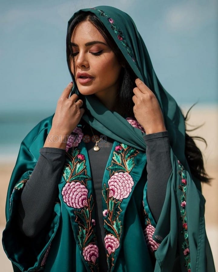 Indian Beauty Esha Gupta in a Khayal Abaya Photoshoot Pictures 01