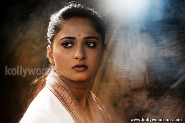 Irandam Ulagam Heroine Anushka Shetty Stills