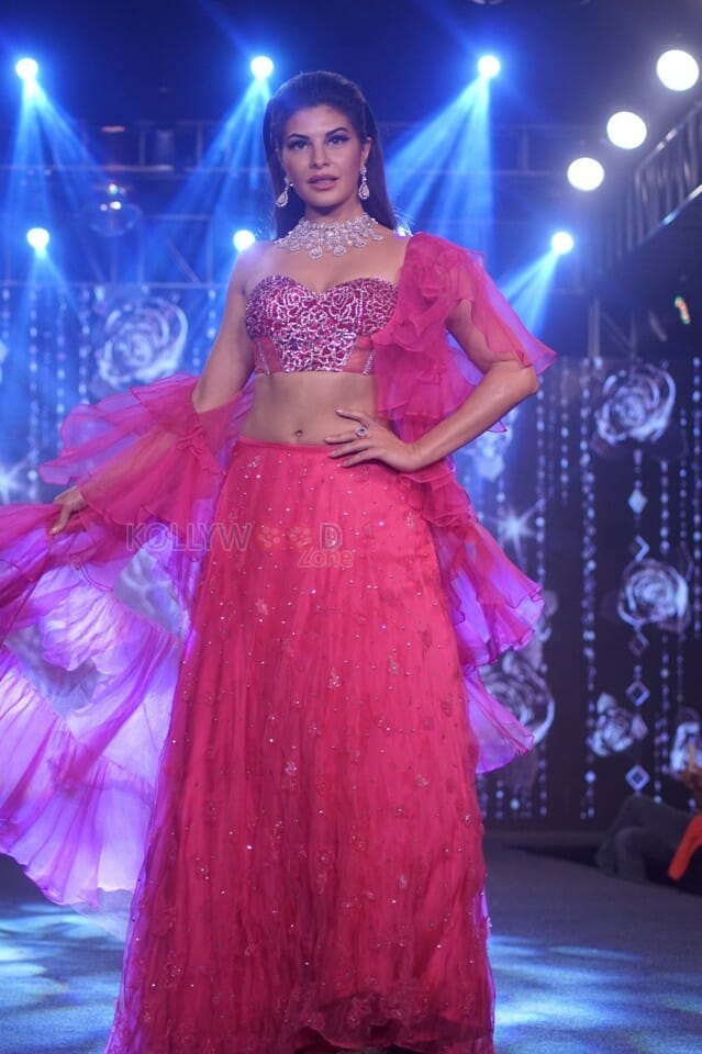 Jacqueline Fernandez Walks The Ramp As Showstopper For Designer Shehlaa Khan At The Wedding Junction Show Photos