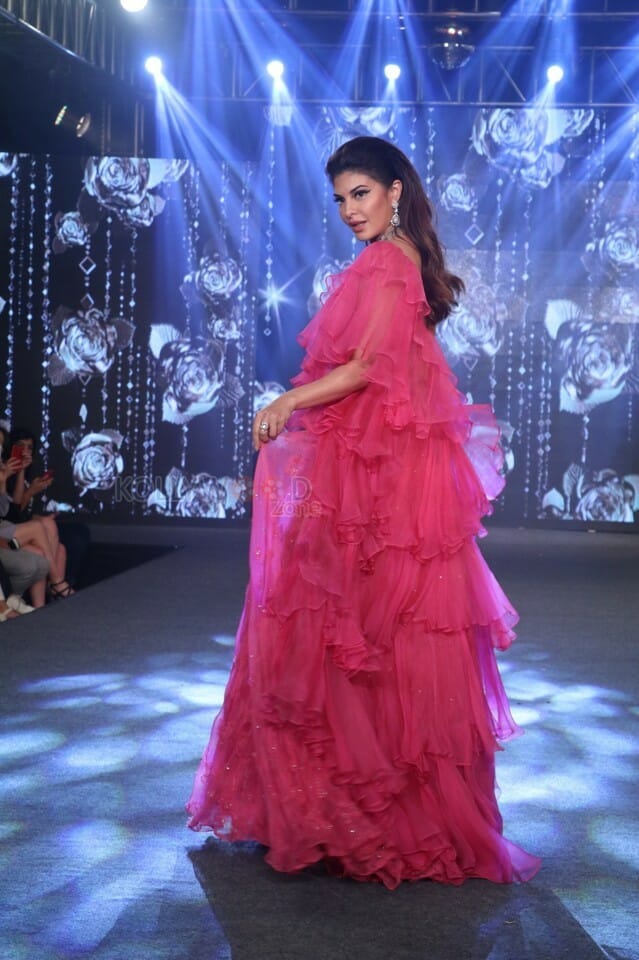 Jacqueline Fernandez Walks The Ramp As Showstopper For Designer Shehlaa Khan At The Wedding Junction Show Photos