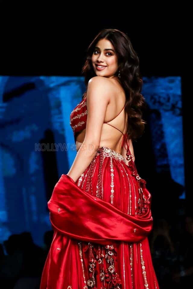 Janhvi Kapoor Rampwalk in a Red Lehenga Photo 01