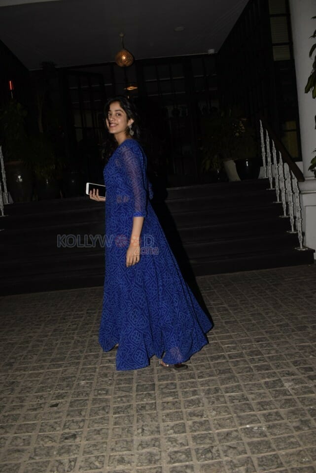 Janhvi Kapoor Spotted At Soho House Juhu Photos