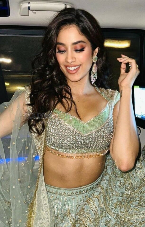 Janhvi Kapoor in a Traditional Lehenga and Showing Sexy Cleavage Pictures 02