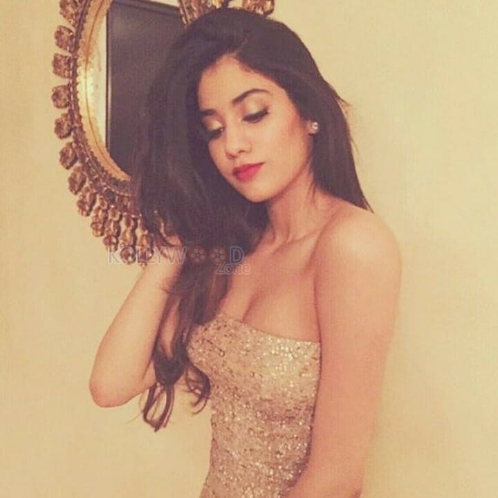 Jhanvi Kapoor Photos