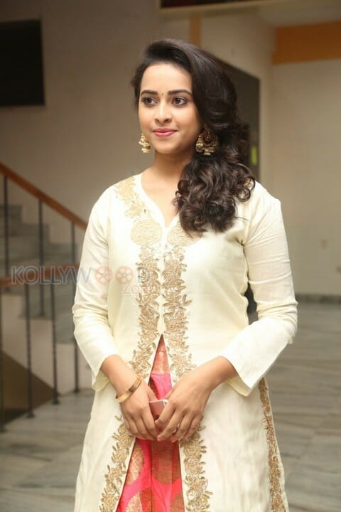 Kaashmora Movie Heroine Sri Divya Photos