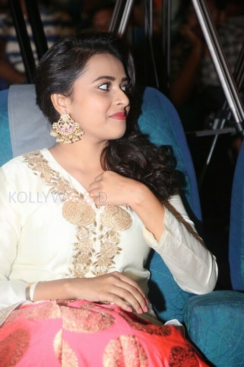 Kaashmora Movie Heroine Sri Divya Photos