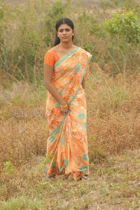 Kadhal Solla Neramillai Movie Heroine Iniya Stills