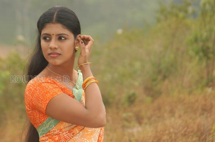 Kadhal Solla Neramillai Movie Heroine Iniya Stills 08 (41139 ...