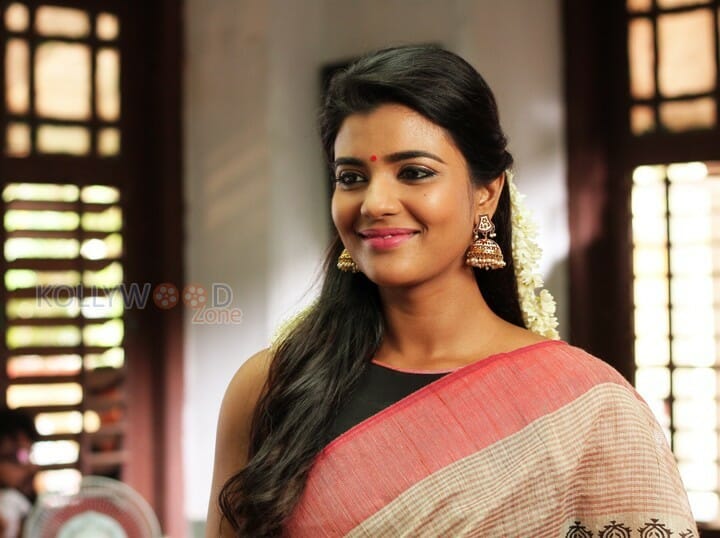 Kattapava Kaanom Movie Heroine Aishwarya Rajesh Photos