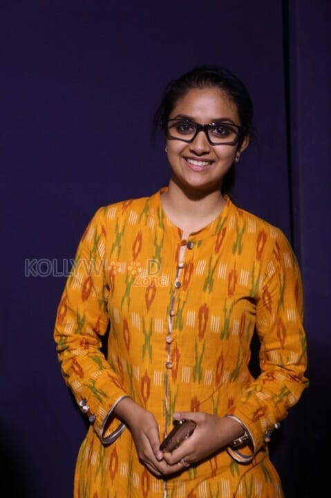 Keerthi Suresh At Th Stage Show Of Yg Mahendran Soppana Vazhvil Drama Pictures