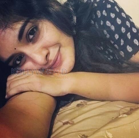 Kerala Actress Nivetha Thomas Candid Pictures