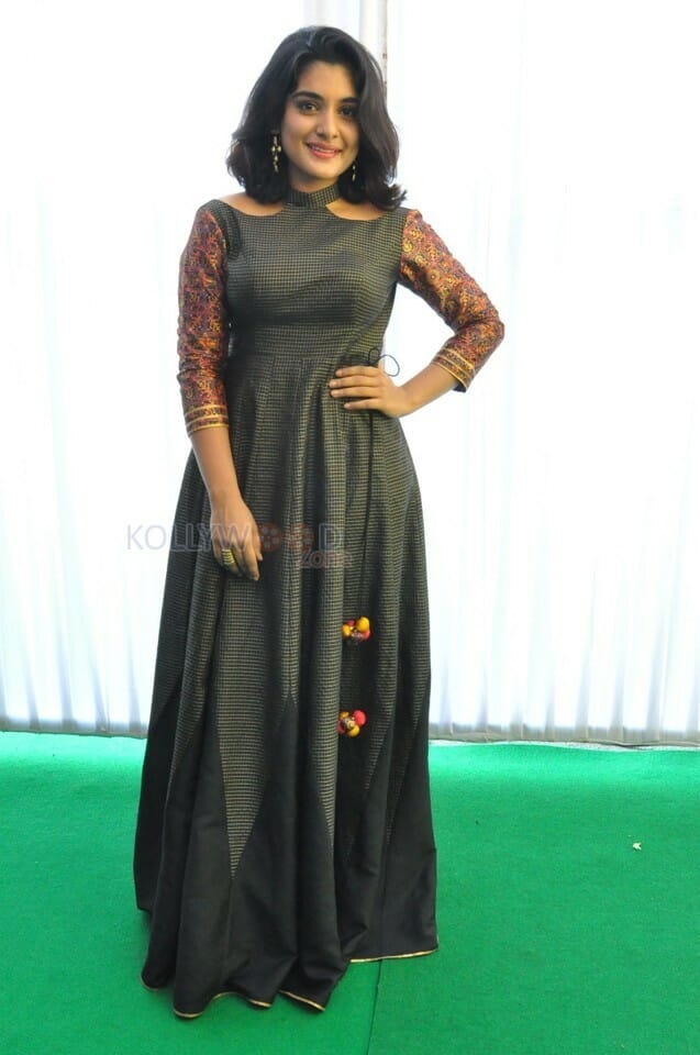 Kerala Actress Nivetha Thomas Pictures