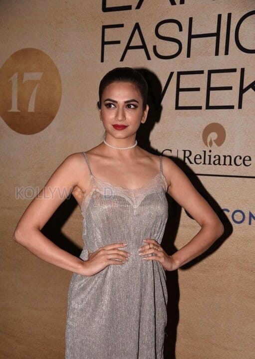 Kriti Kharbanda At Lakme Fashion Week Photos