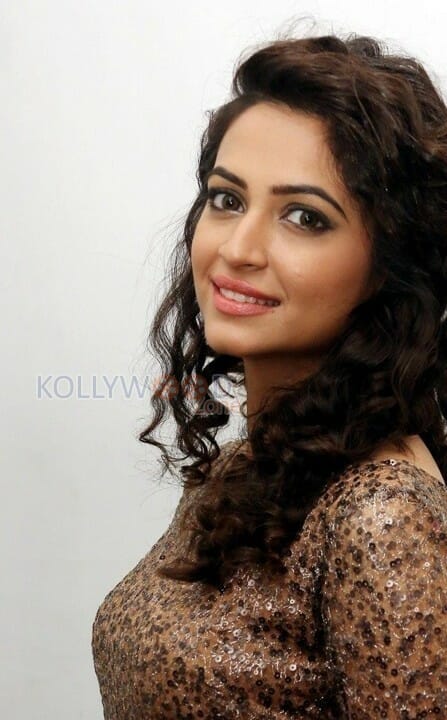 Kriti Kharbanda Latest Pics