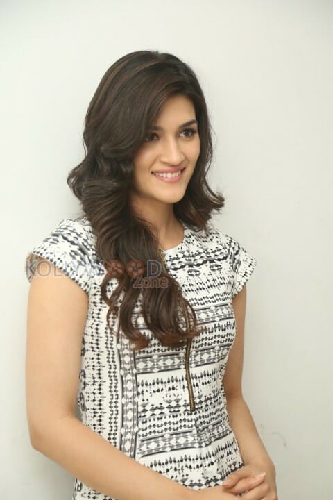 Kriti Sanon Latest Photos