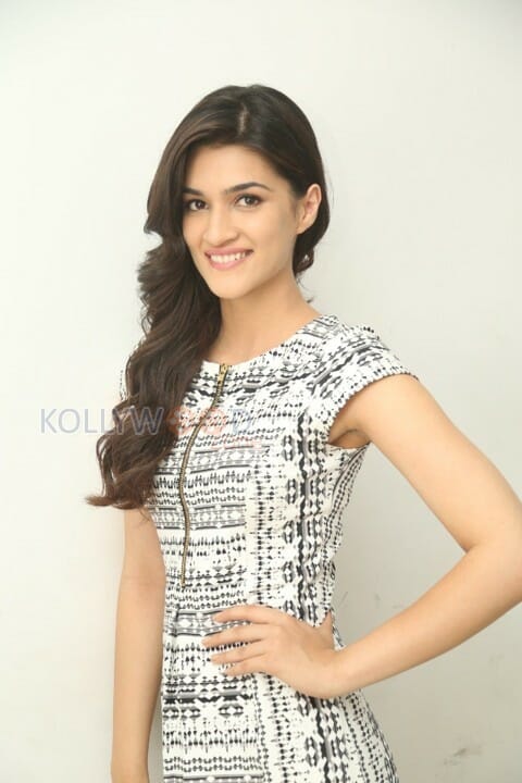 Kriti Sanon Latest Photos