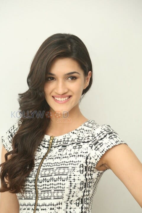 Kriti Sanon Latest Photos