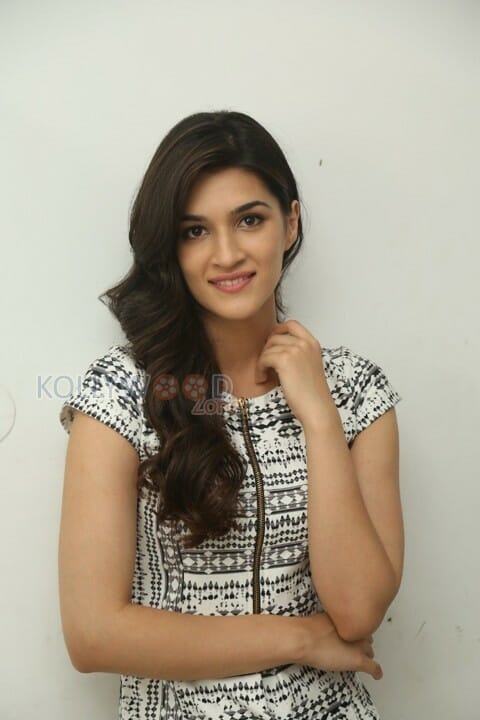 Kriti Sanon Latest Photos