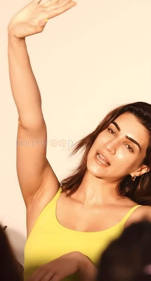 Kriti Sanon in a Yellow Bikini Pictures 01