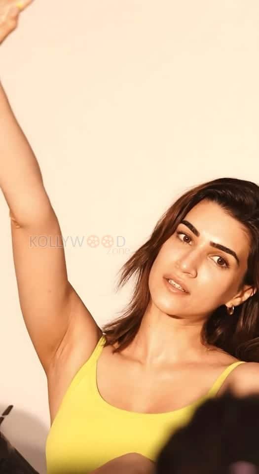 Kriti Sanon in a Yellow Bikini Pictures 02