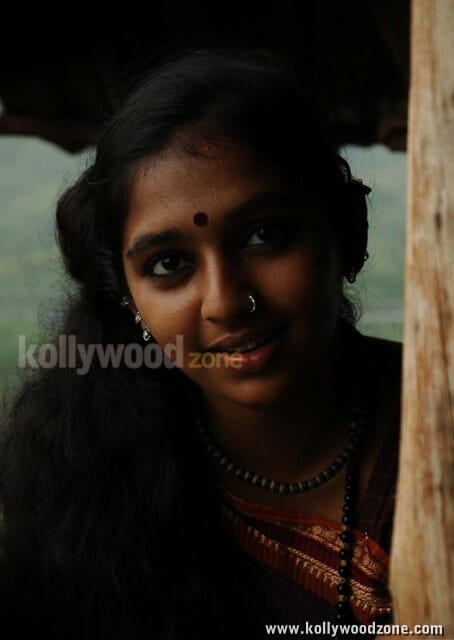 Kumki Heroine Lakshmi Menon Pictures