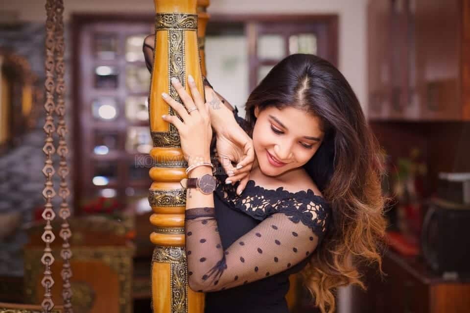 Kurukku Vazhi Actress Sakshi Agarwal Photos 12