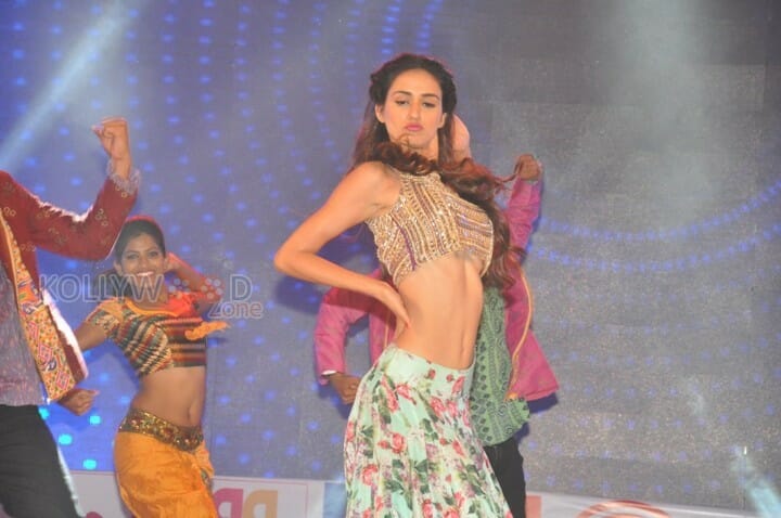 Loafer Movie Heroine Disha Patani Under Boob Pictures