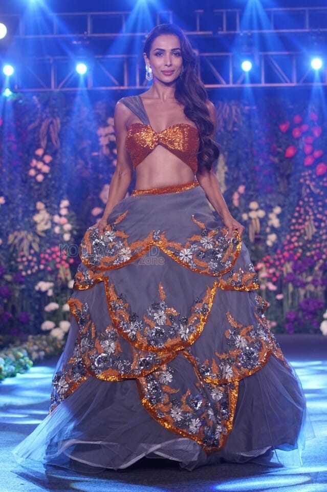 Malaika Arora Walks The Ramp As Showstopper For Designer Kehia At The Wedding Junction Show Photos